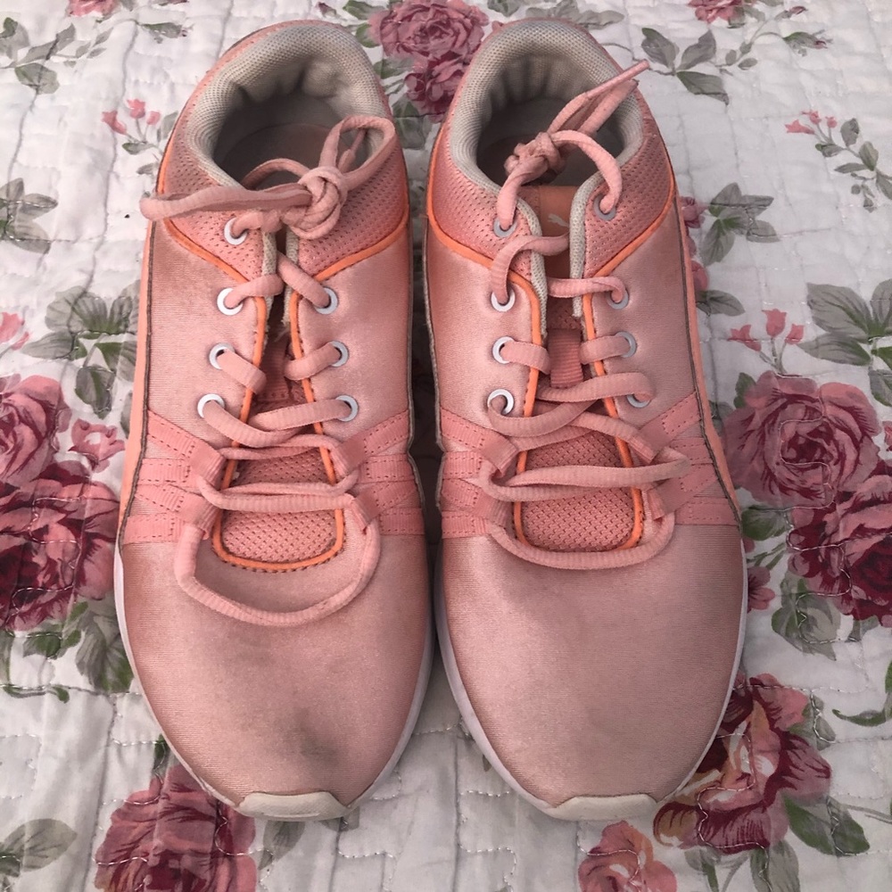 Running shoes
